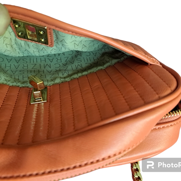 Brand new and without tags Isaac Mizhari purse with tassle and partial chain str - Picture 6 of 13